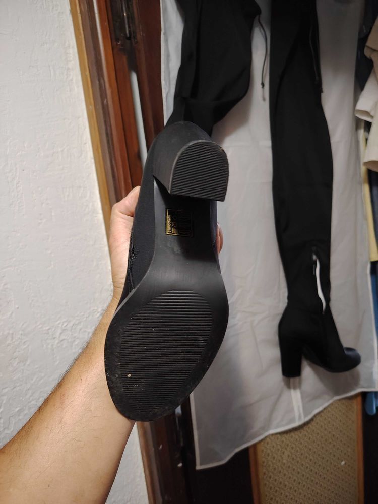 CUISSARDES EN TISSU MOULANT NOIR 40 NEUVE 70 Tourette-du-Ch�teau (06)