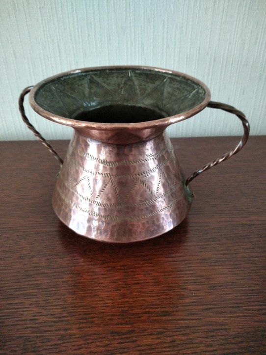 Pot en cuivre rouge martel� 40 Decize (58)