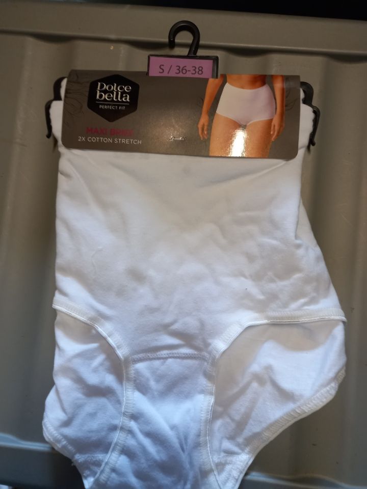 Lot de 2 culottes blanches marque Dolce Bella taille 36-38 3 Villiers (86)