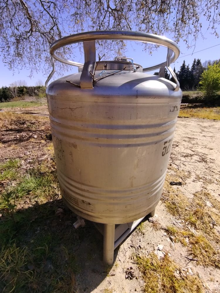 cuve alimentaire en inox. 500 Bonnieux (84)