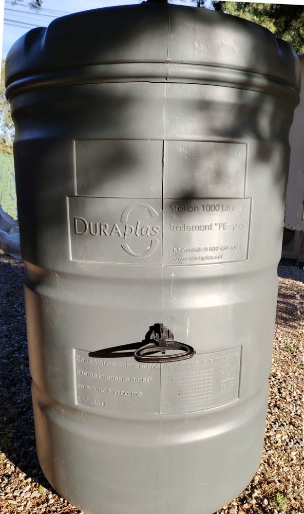 CUVE FUEL 1000 LITRES 350 Draguignan (83)