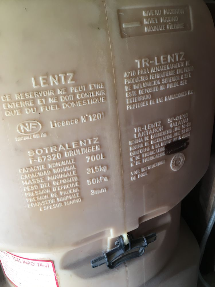 2 Cuves  � fioul de 700l d occasion 200 La Ciotat (13)
