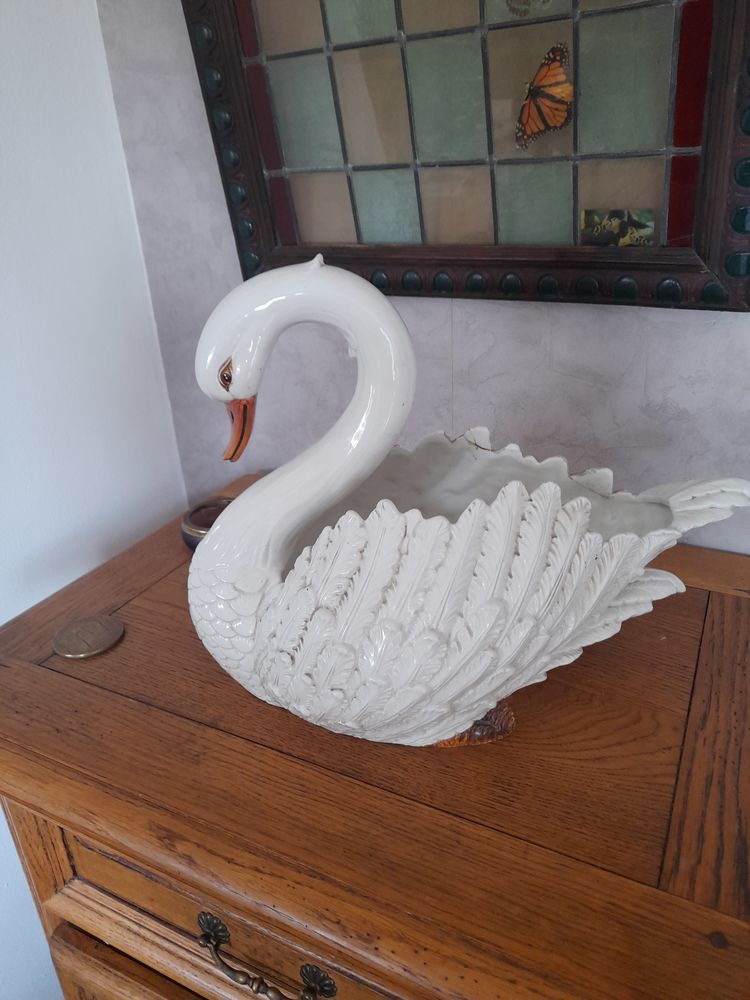 LE CYGNE 40 Ach�res-la-For�t (77)