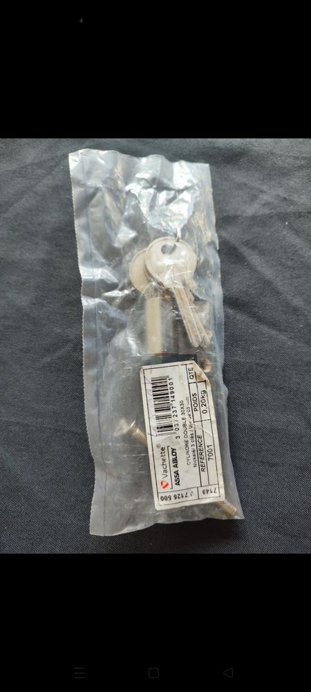 Cylindre neuf 3 cl�s vachette 30x30 10 Le Havre (76)