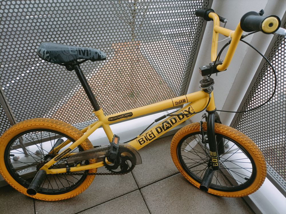BMX  BIG DADDY 
jaune pour enfant 50 Sathonay-Camp (69)