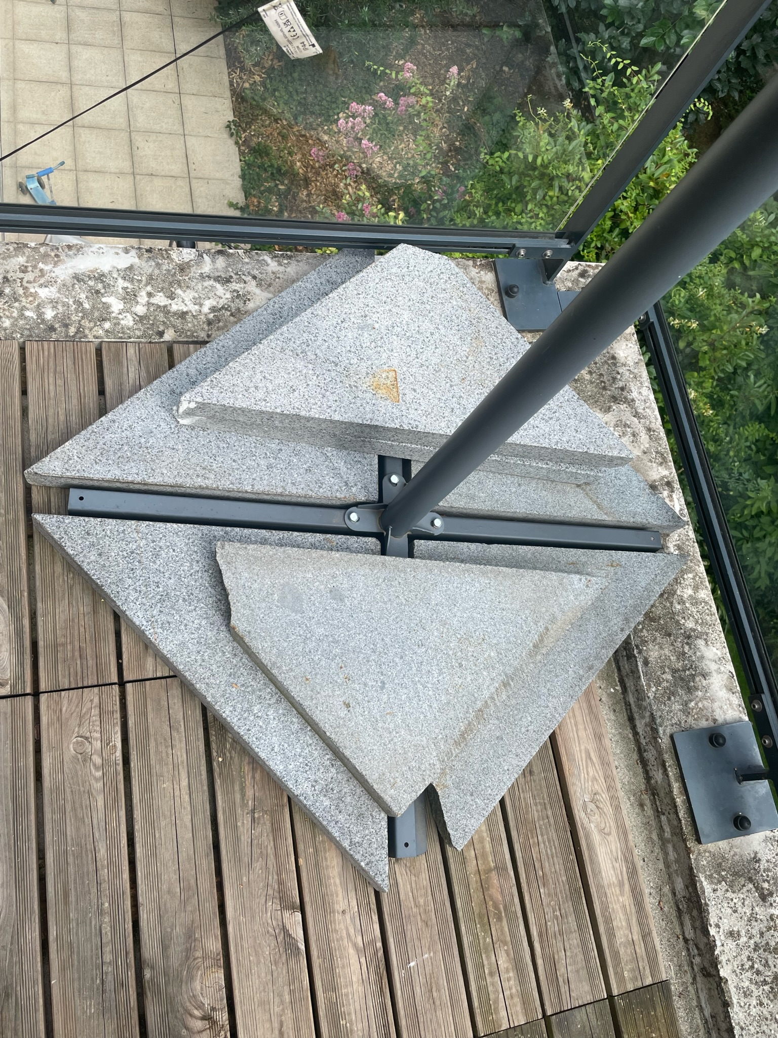 Dalles en pierres pour parasol 45 Villeurbanne (69)