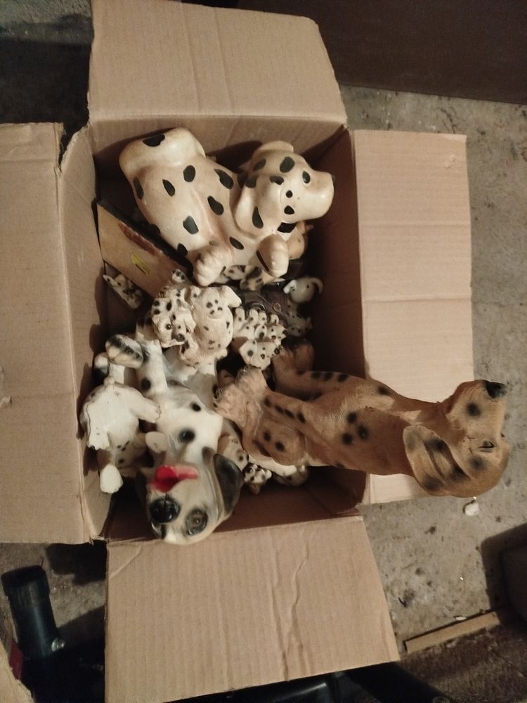 Dalmatien en terre cuite  tr�s bonne �tat pas ab�m� 60 Remiremont (88)