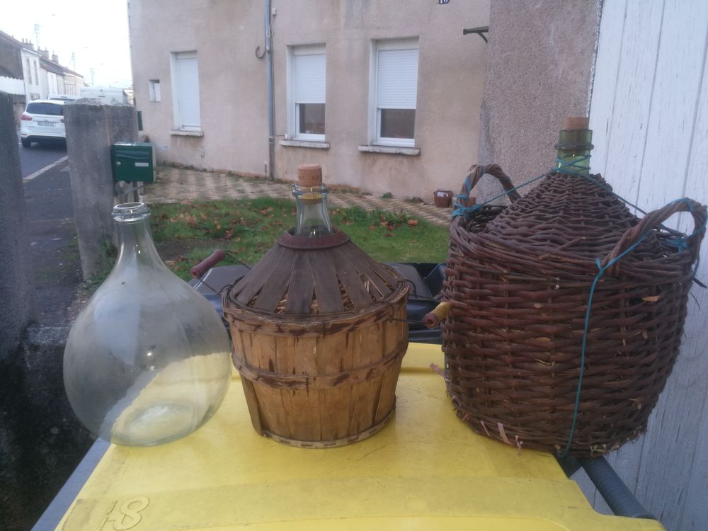 3 dame Jeanne 50 Le Creusot (71)