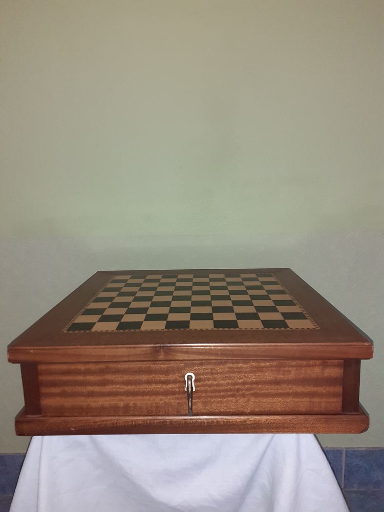 Un damier en bois 40 Lamotte-Beuvron (41)