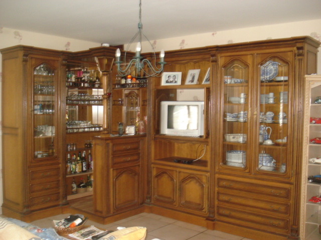 DANS LE 17 MEUBLE LIVING/BAR EN CHENE MASSIF 0 Cl�rac (17)