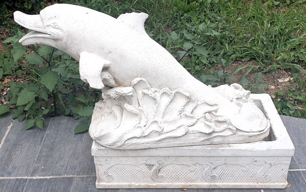Dauphin en pierre c�ramique blanche + socle pour fontaine 120 Limeil-Br�vannes (94)