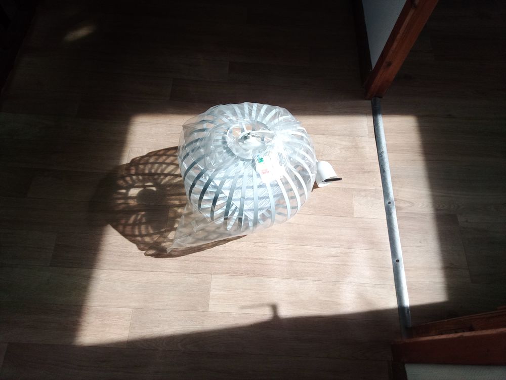 DAVOS Lustre - suspension lamelles forme boule blanche 35 Corbie (80)