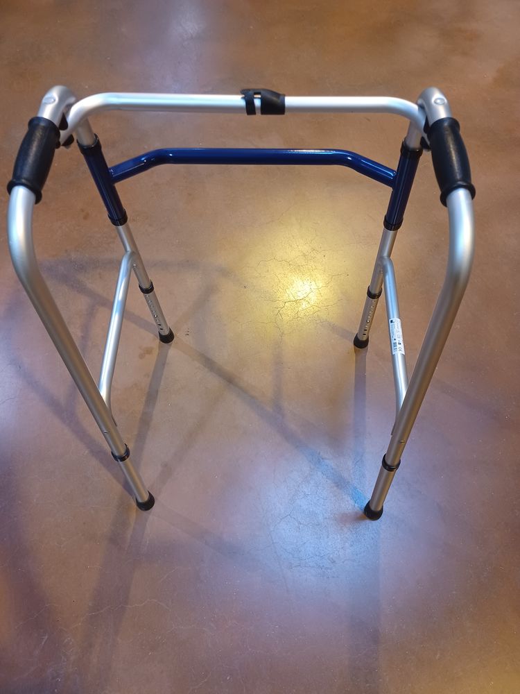 D�ambulateur / cadre de marche pliant r�glable 35 Boulogne-sur-Mer (62)