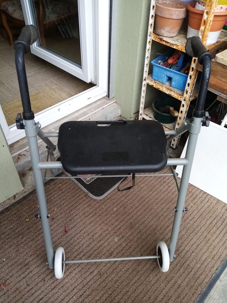 d�ambulateur neuf pliable 12 Belfort (90)