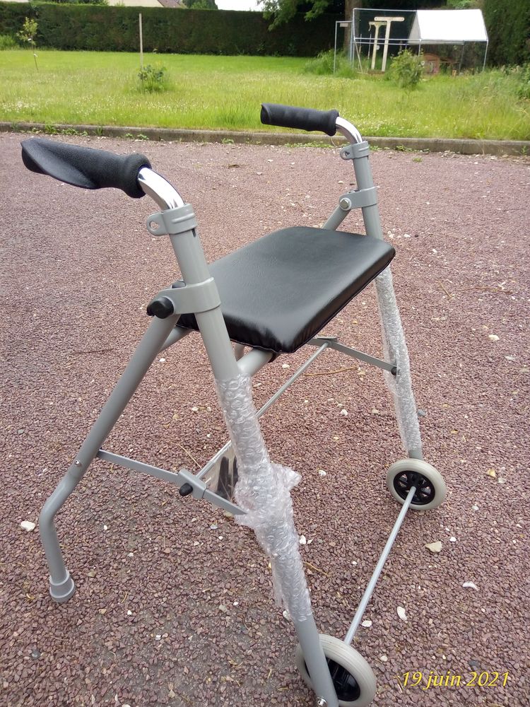 D�ambulateur � roues et si�ge
20 Bourseville (80)