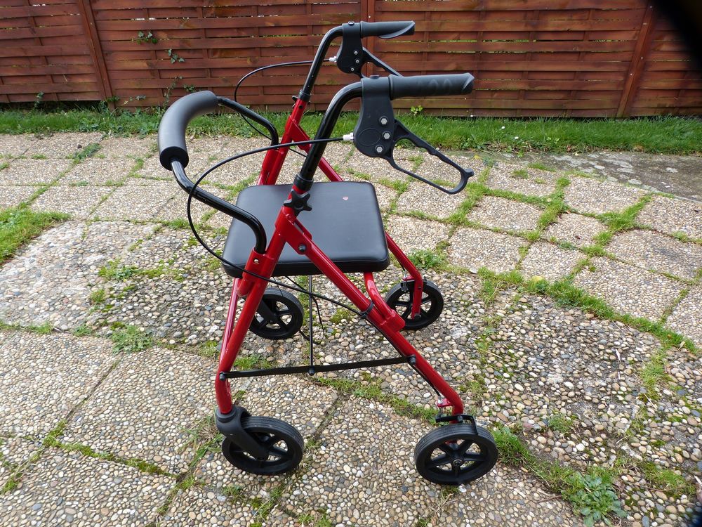 D�ambulateur 4 roues stable Aluminium 25 Anglet (64)