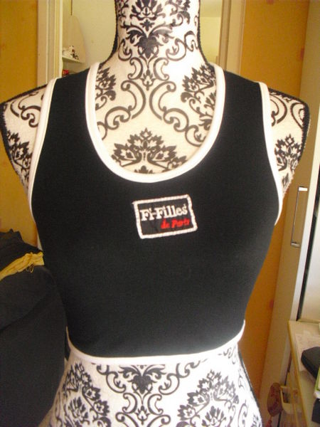 d�bardeur court noir et blanc NEUF FIFILLE DE PARIS  T UNIQU 4 Lyon 5 (69)