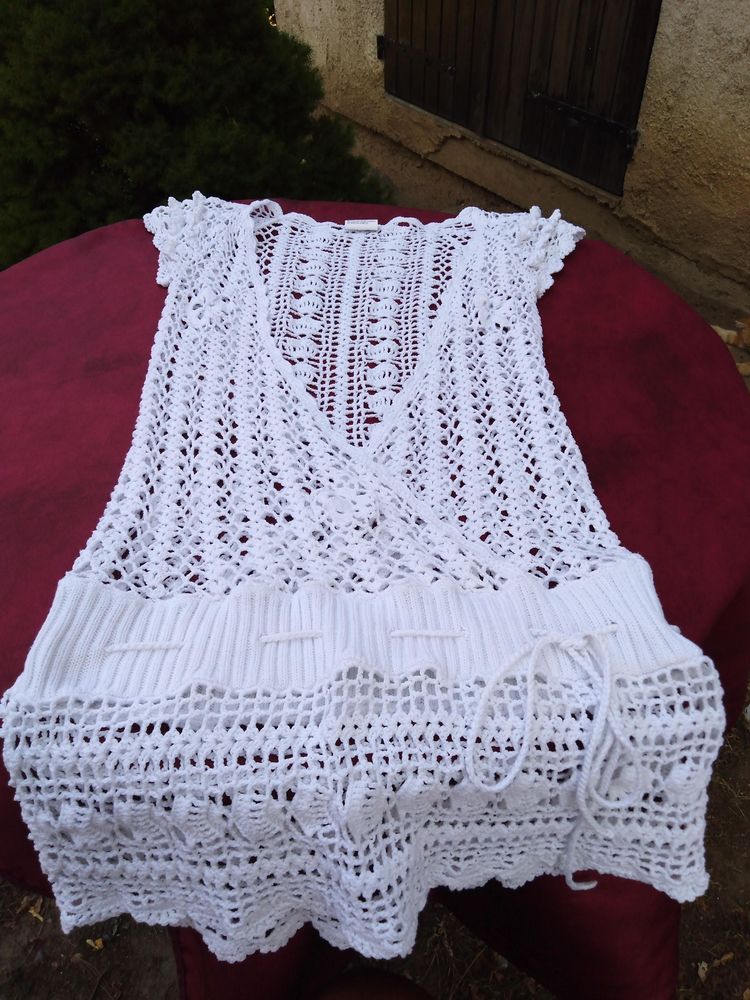 D�bardeur en dentelle serr� par cordeli�re taille 38 15 Avermes (03)