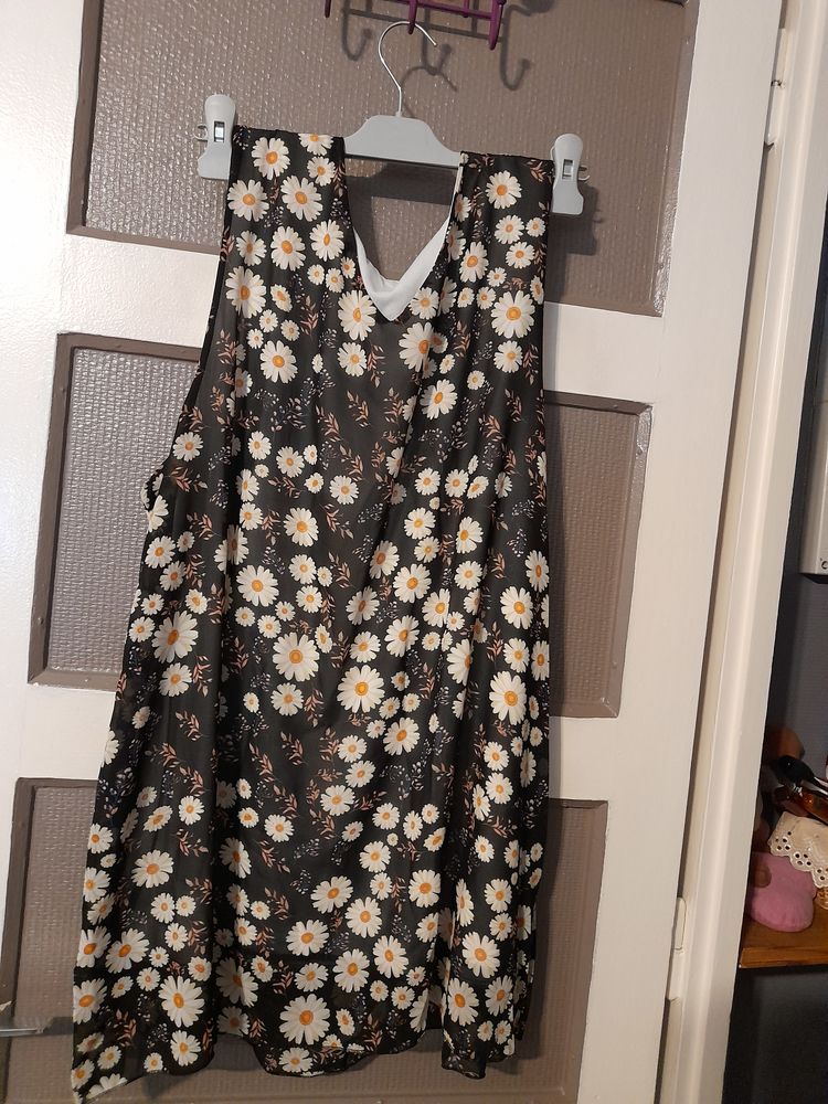 d�bardeur floral NEUF taille50
Couleur:
Jaune, Rose, Noir 10 Lyon 5 (69)