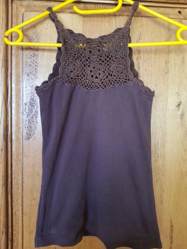 D�bardeur marron d�collet� fait au crochet 7 Viriat (01)