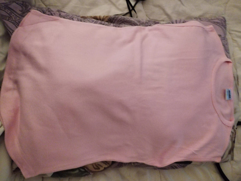 D�bardeur rose fonc�e +rose pale
Taille petit 3 Alen�on (61)