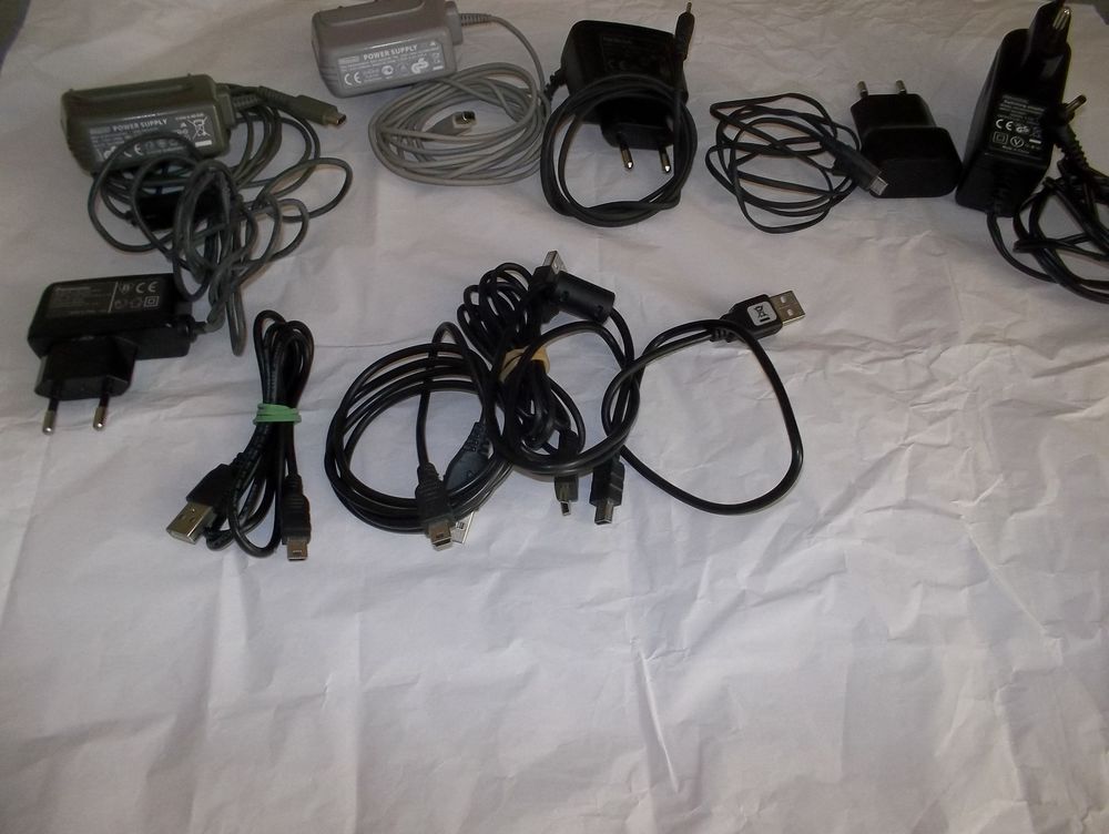 D�barras divers c�bles & blocs alimentation  vintage  1 Tarbes (65)