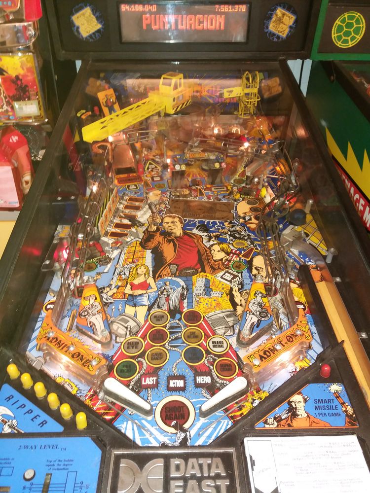 D�barrasse ancien jeu de bar a monnayeur en mauvais �tat 100 Les Sables-d'Olonne (85)