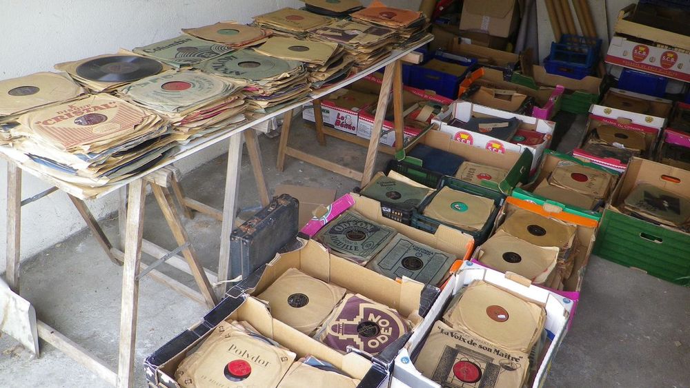DEBARRASSE PLUS DE 2000 DISQUES 78 t POUR PHONO PRIX A VOIR 1150 Tarbes (65)