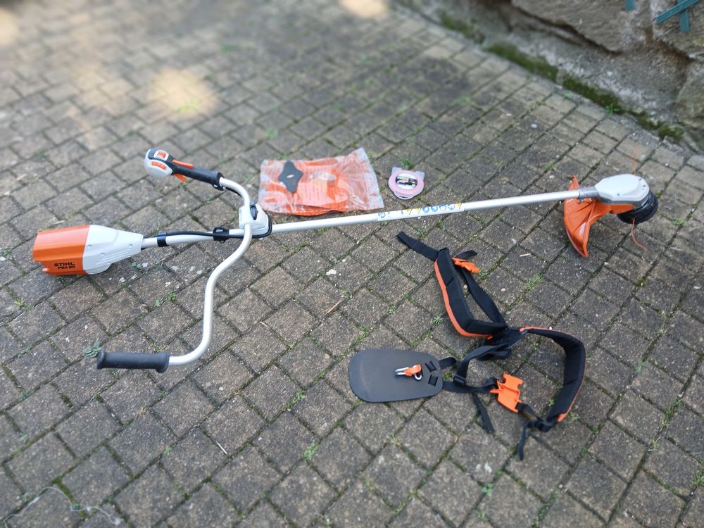 DEBROUISSAILLEUSE A BATTERIE 400 Saumur (49)