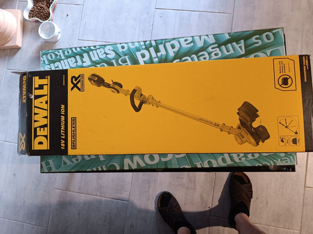 D�brouissailleuse Dewalt electrique
170 Montboucher-sur-Jabron (26)