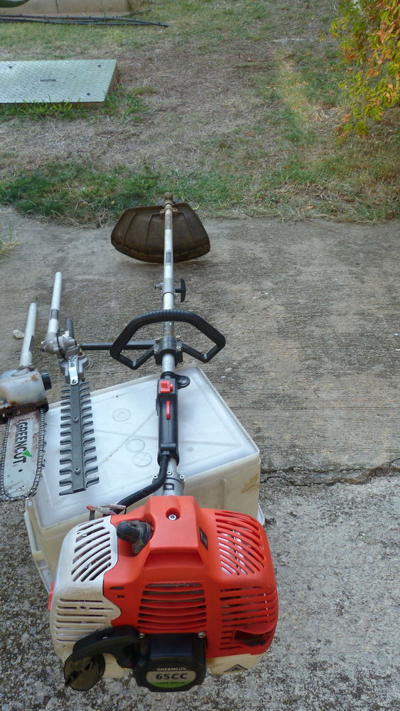 d�brousailleuse  / taille haie / �lagueuse
125 Homps (11)