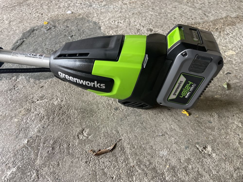 D�broussailleuse GREENWORKS 48 V avec chargeur et batterie 250 Bo� (47)
