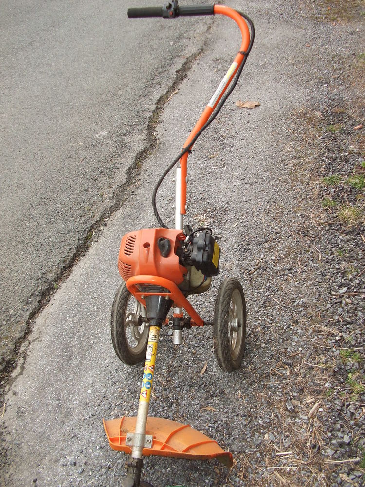 D�broussailleuse SUR ROUES GONFLEES, BE,  Cause sant�.. 75 Lacaune (81)