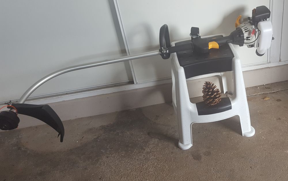 DEBROUSSAILLEUSE  RYOBI PLT 3043 a 80 �loyes (88)