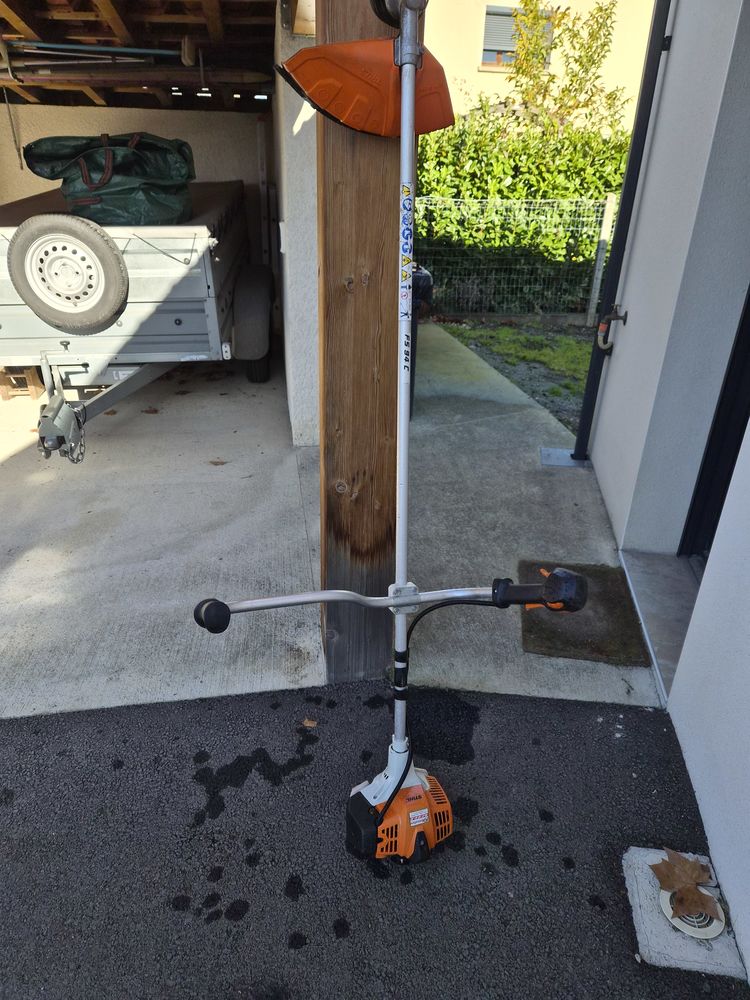 d�broussailleuse thermique STHILL 400 Caz�res (31)