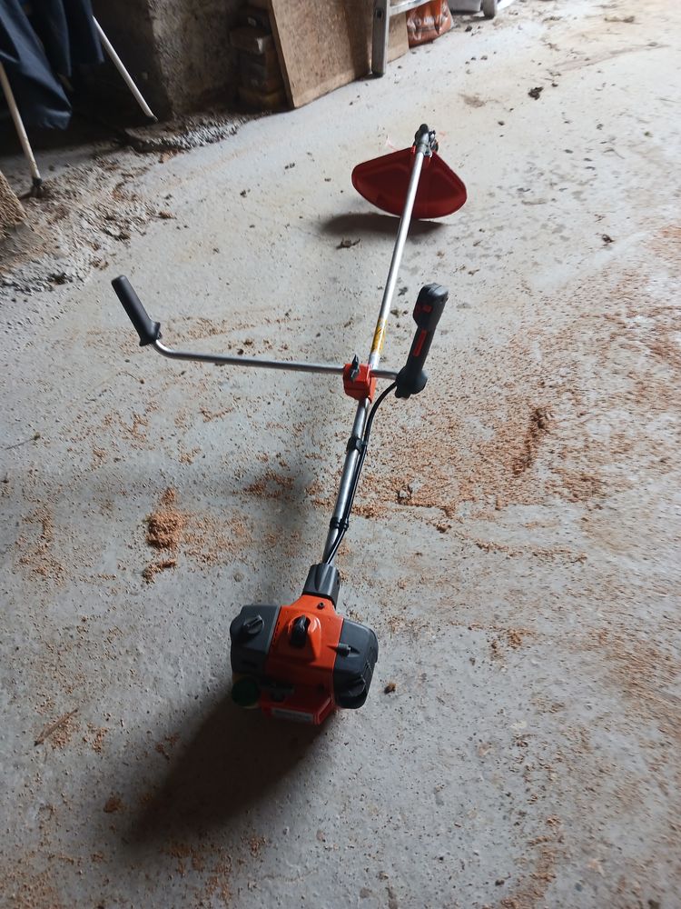 D�broussailleuse 200 Brissac-Quinc� (49)