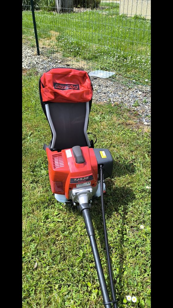 d' une d�broussailleuse 530 Lathus-Saint-R�my (86)