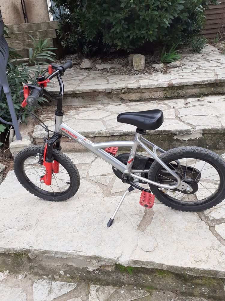 vtt decatlon enfants 6/9 ans 35 Balaruc-les-Bains (34)