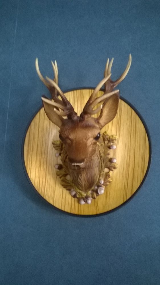 D�coration murale. T�te de Cerf. France. Ann�e 50. 35 Varennes-Saint-Sauveur (71)