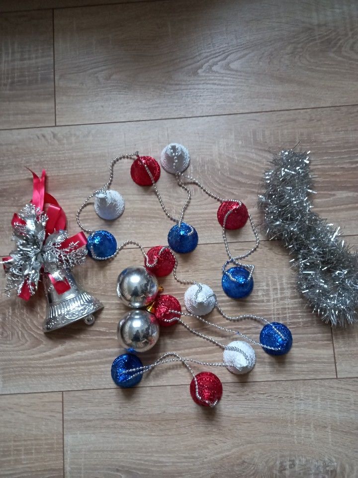 lot d�coration no�l couleur argent 14 Villiers (86)