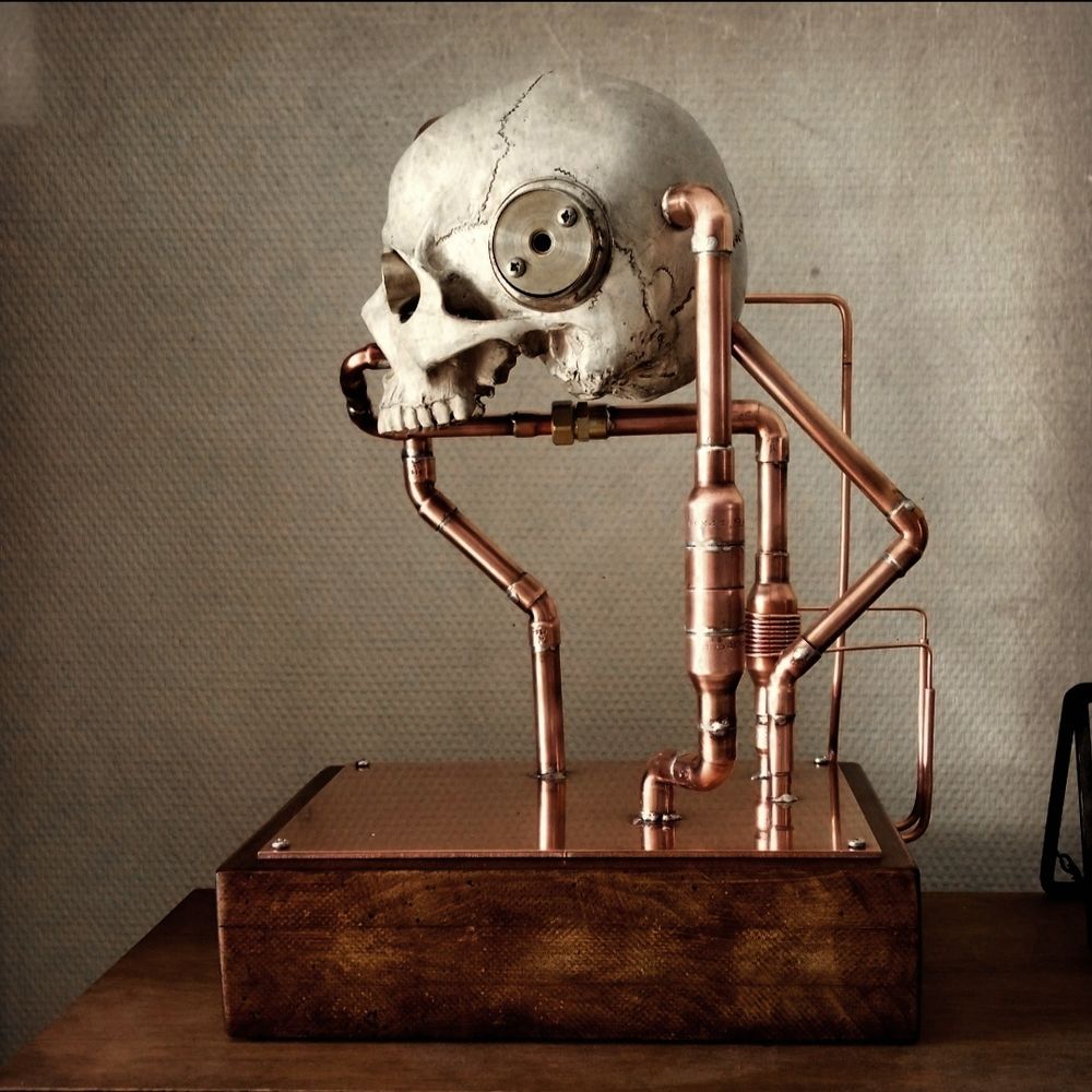 Décoration  steampunk  crâne et sa lampe  585 Ringeldorf (67)
