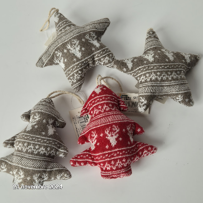 Lot de 4 d�corations pour sapin fa�on pull de Noel, 2 sapins 12 Saumur (49)