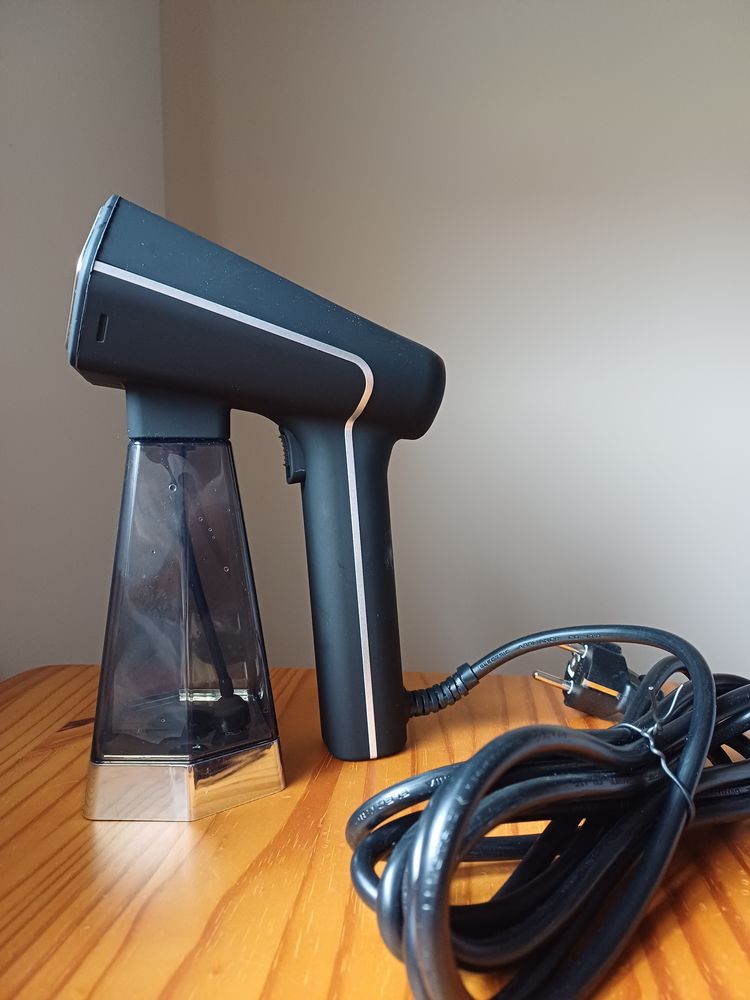 D�froisseur vertical marque SteamOne 50 Saint-Sever (40)