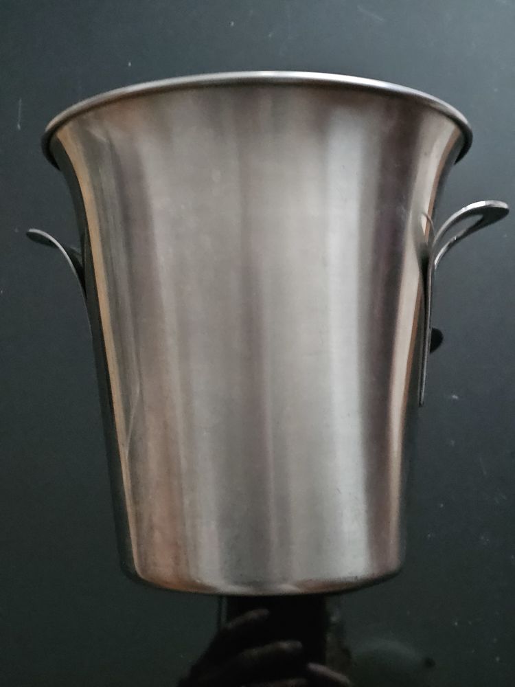 Guy Degrenne : Seau � Champagne Bucket en Inox sign� Guy Deg 27 Asni�res-sur-Seine (92)