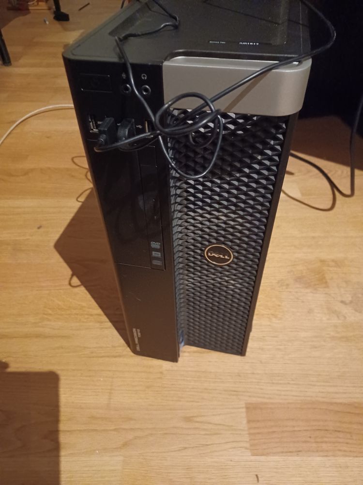 Dell Precision T3610 Gamer/CAO 500 Villeurbanne (69)