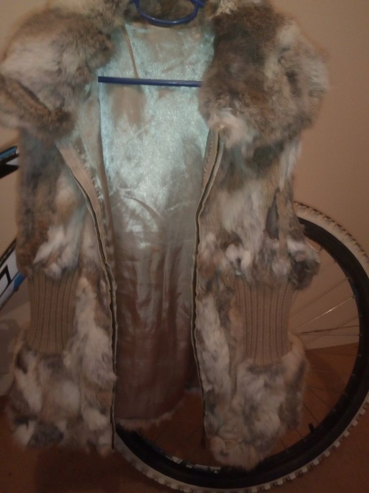 Demi veste en fourrure tr�s chaude et douce couleur beige 30 Souppes-sur-Loing (77)