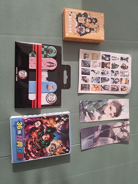 Lot Demon Slayers stickers jeu de poker manga anime Tv japon 9 F�ves (57)