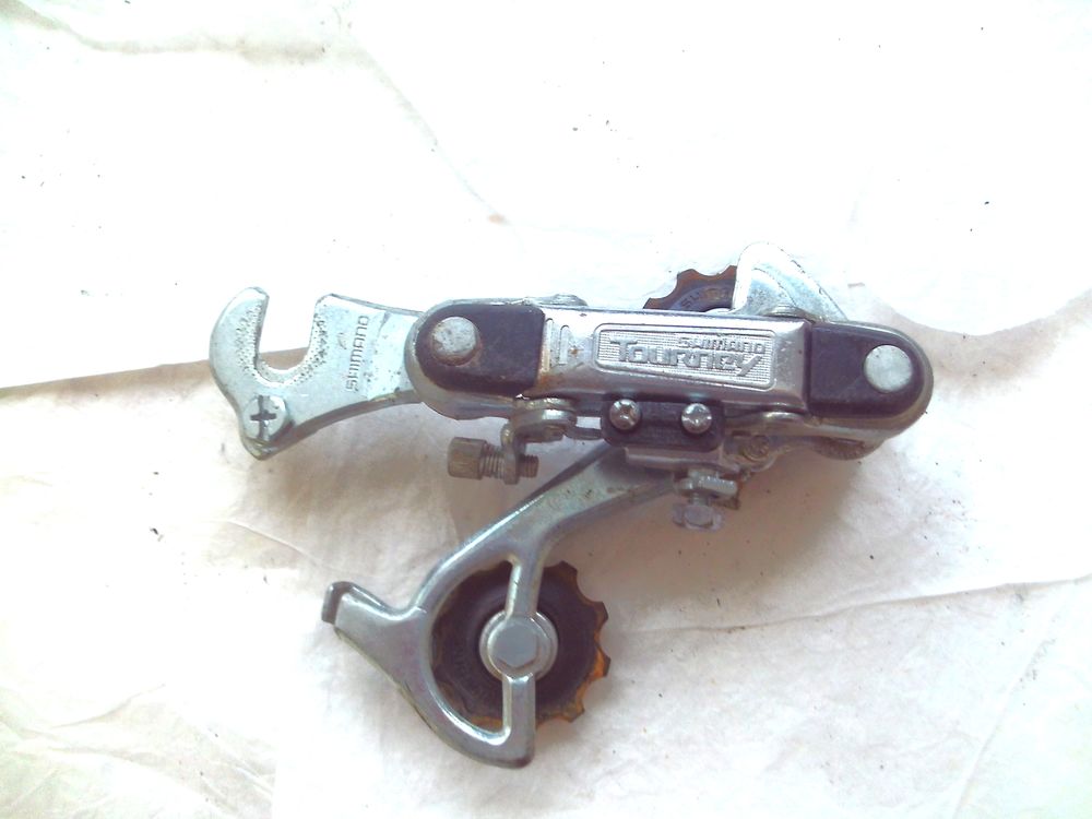 4 - d�railleur arri�re Shimano Tourney 25 Villeurbanne (69)