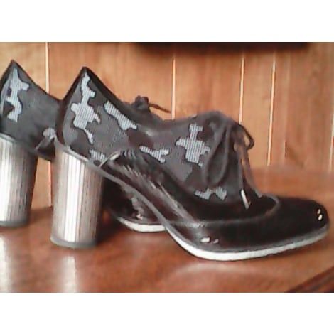 Derbies M�tayer vernis noir T 40 30 Jussey (70)