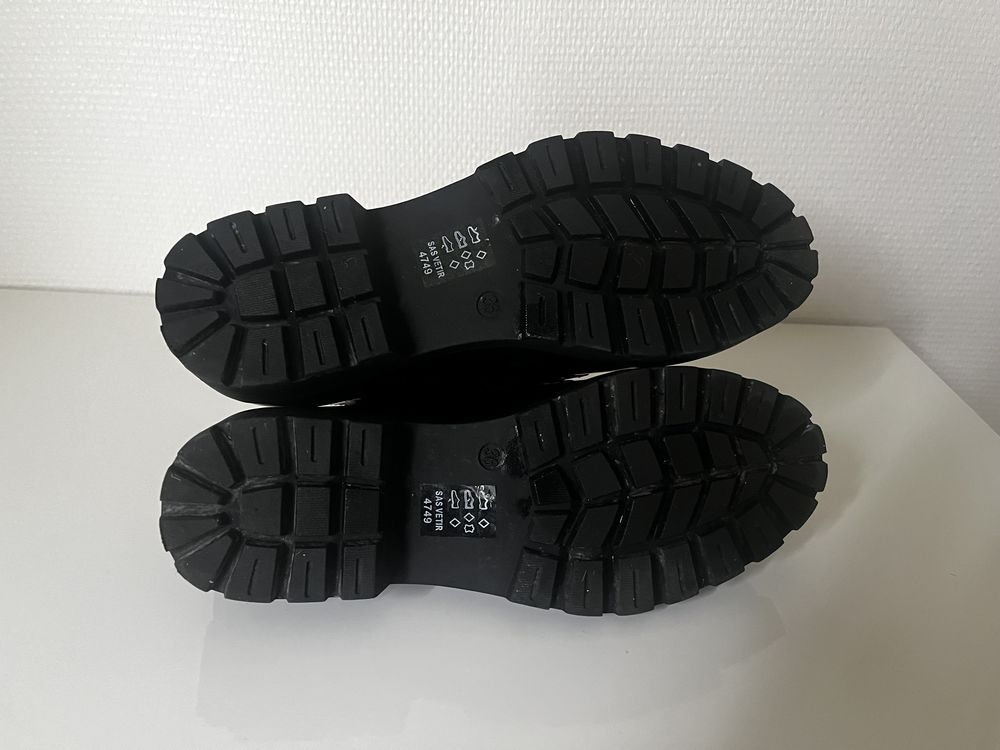 Derbies noires pour femme 18 Poitiers (86)